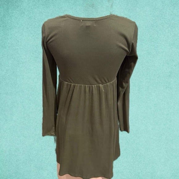 BNWOT Green Long Sleeve babydoll Dress with Bow Detail - Picture 4 of 5